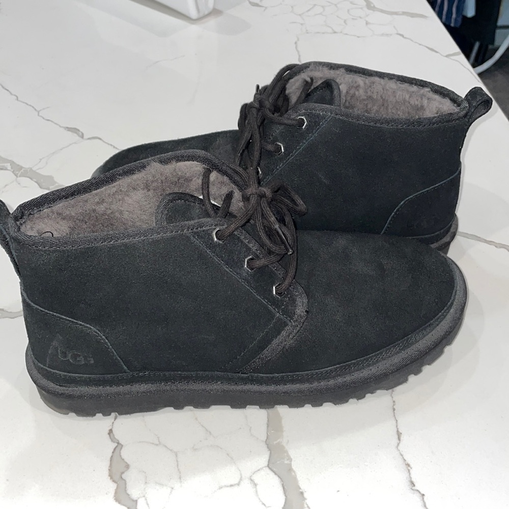 Men’s UGGs size 10